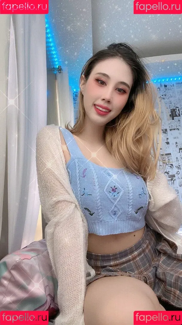 Kura Onee-san / kurasushi_usa / lewdgami Onlyfans Photo Gallery 