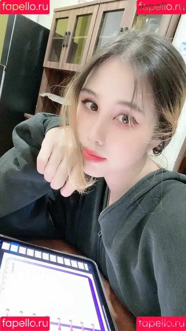 Kura Onee-san / kurasushi_usa / lewdgami Onlyfans Photo Gallery 