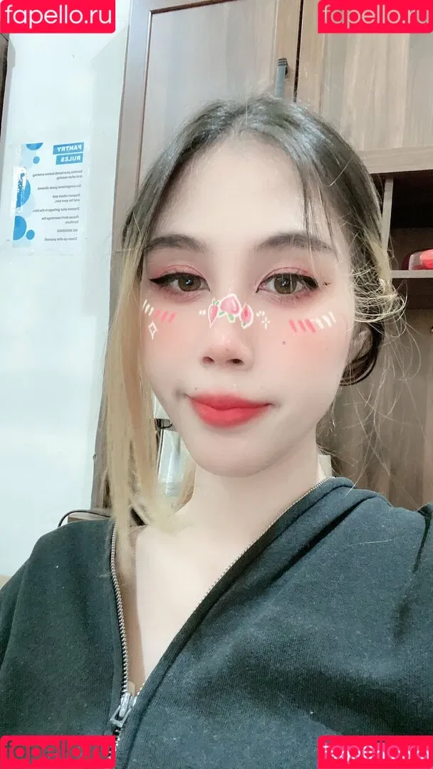 Kura Onee-san / kurasushi_usa / lewdgami Onlyfans Photo Gallery 