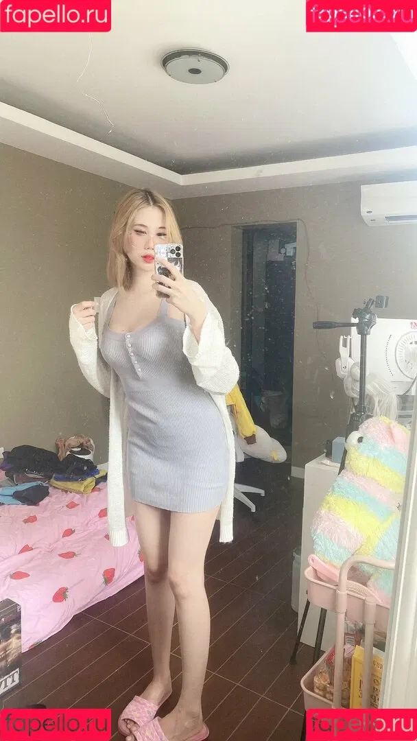 Kura Onee-san / kurasushi_usa / lewdgami Onlyfans Photo Gallery 