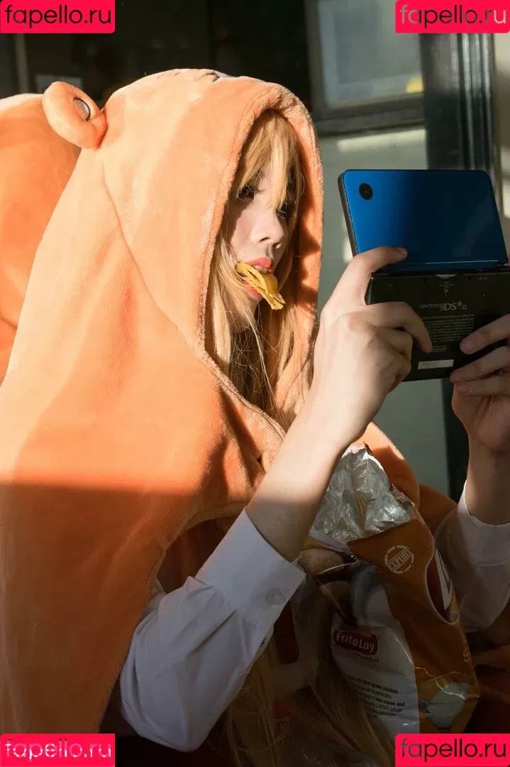 Kura Onee-san / kurasushi_usa / lewdgami Onlyfans Photo Gallery 