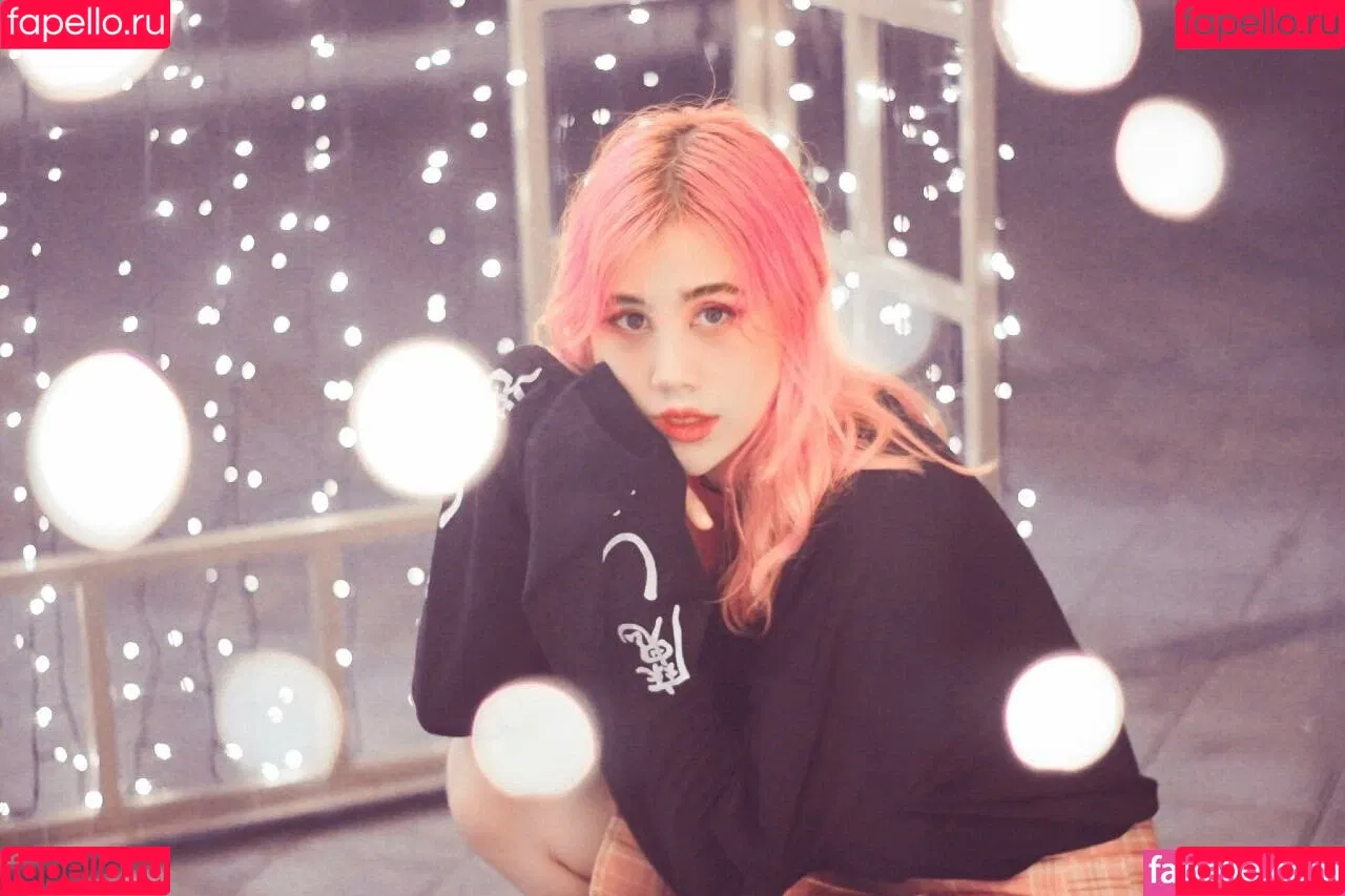 Kura Onee-san / kurasushi_usa / lewdgami Onlyfans Photo Gallery 