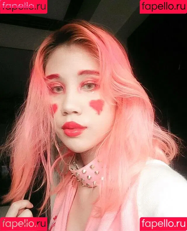 Kura Onee-san / kurasushi_usa / lewdgami Onlyfans Photo Gallery 