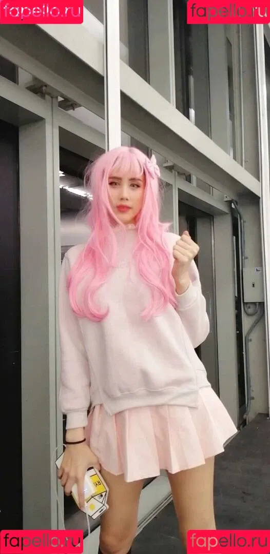 Kura Onee-san / kurasushi_usa / lewdgami Onlyfans Photo Gallery 