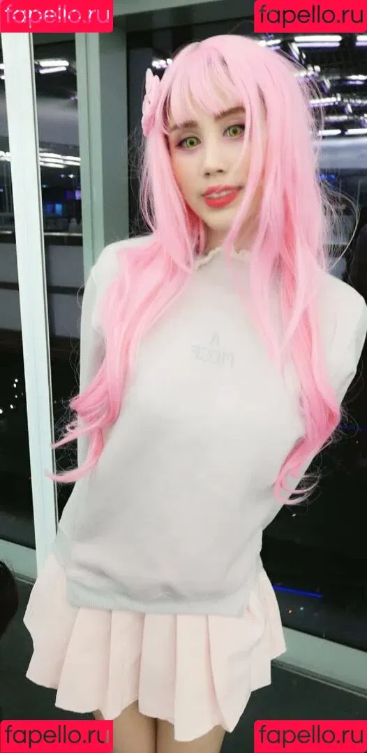 Kura Onee-san / kurasushi_usa / lewdgami Onlyfans Photo Gallery 