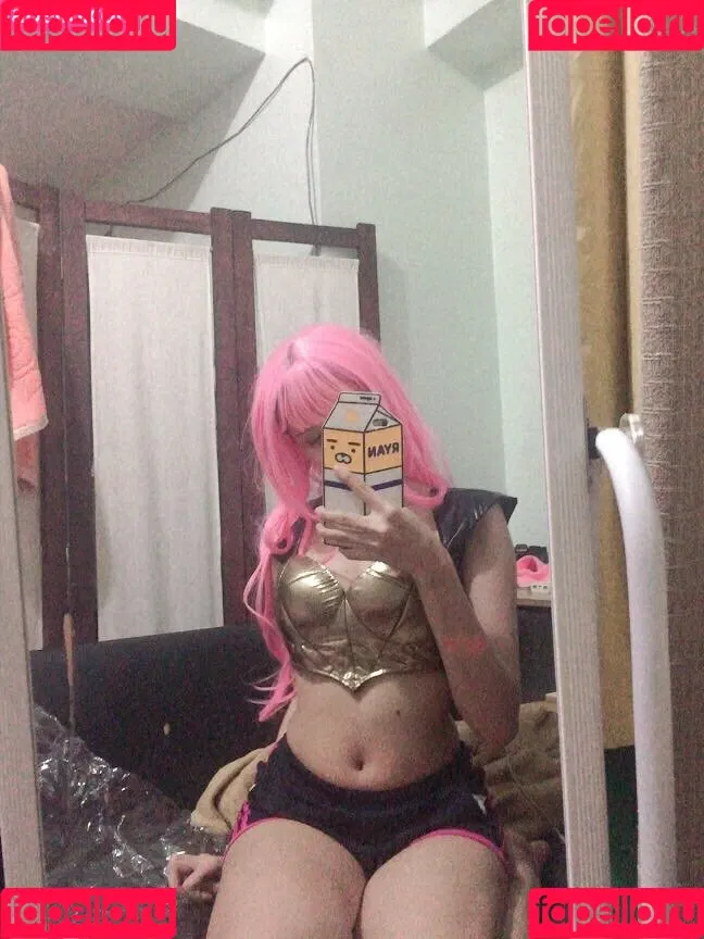 Kura Onee-san / kurasushi_usa / lewdgami Onlyfans Photo Gallery 