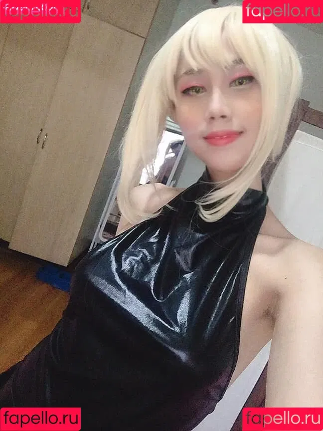 Kura Onee-san / kurasushi_usa / lewdgami Onlyfans Photo Gallery 