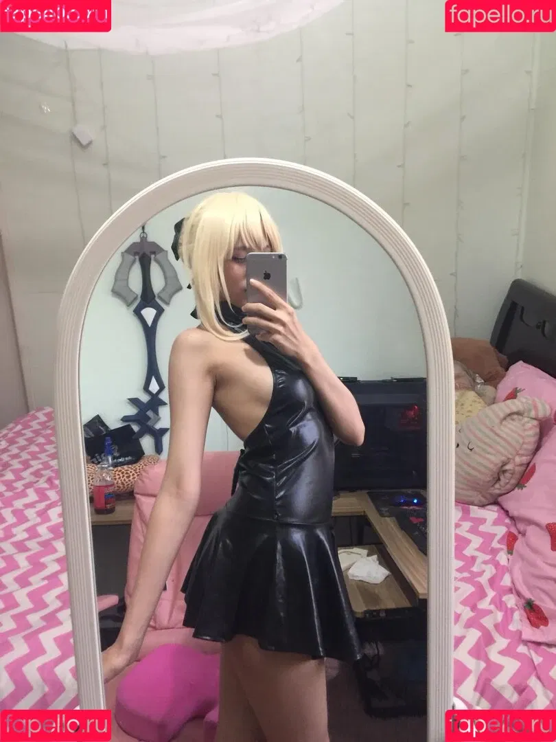 Kura Onee-san / kurasushi_usa / lewdgami Onlyfans Photo Gallery 