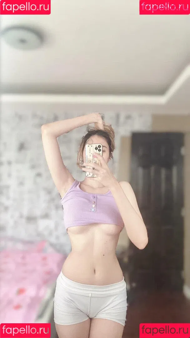 Kura Onee-san / kurasushi_usa / lewdgami Onlyfans Photo Gallery 