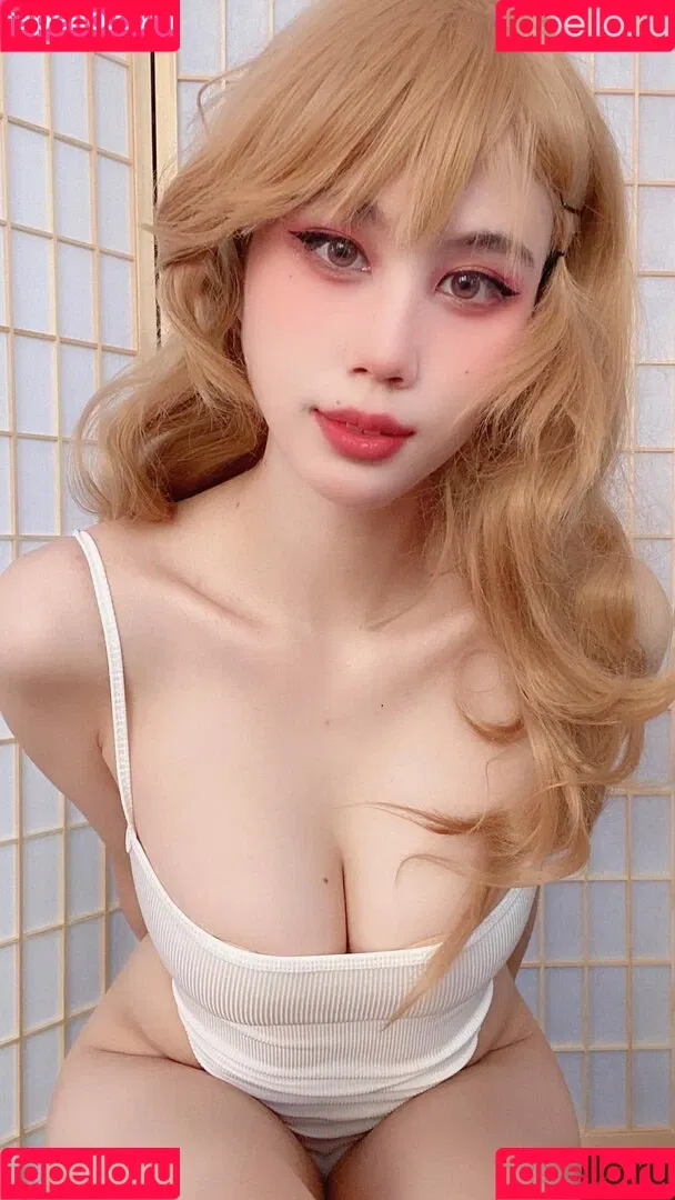 Kura Onee-san / kurasushi_usa / lewdgami Onlyfans Photo Gallery 