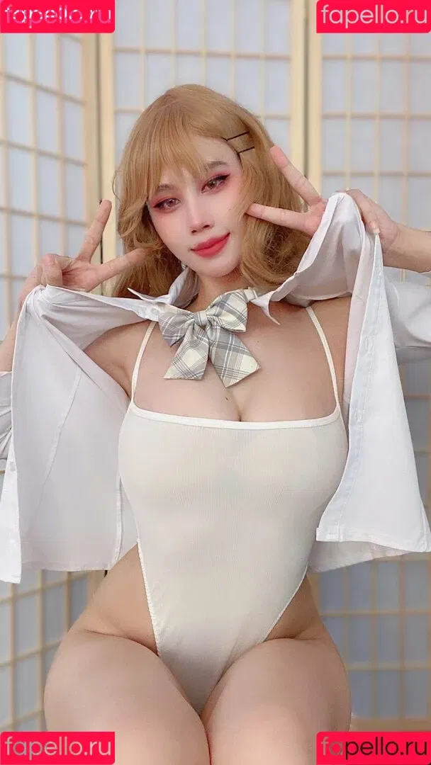 Kura Onee-san / kurasushi_usa / lewdgami Onlyfans Photo Gallery 