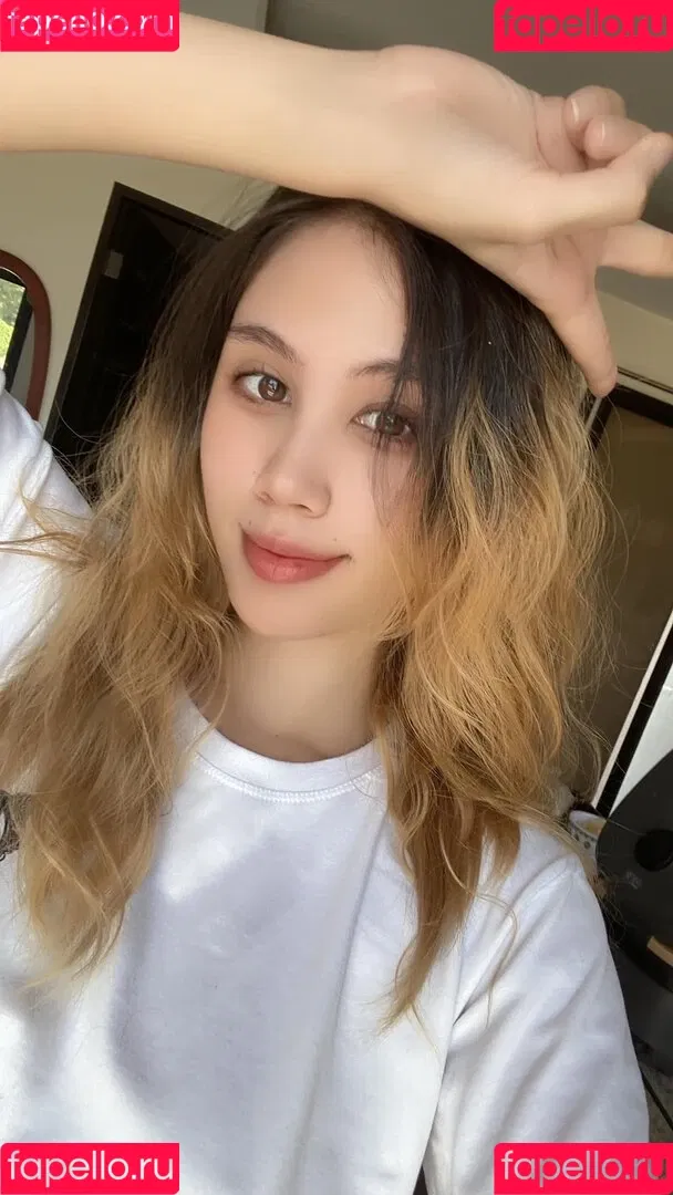 Kura Onee-san / kurasushi_usa / lewdgami Onlyfans Photo Gallery 