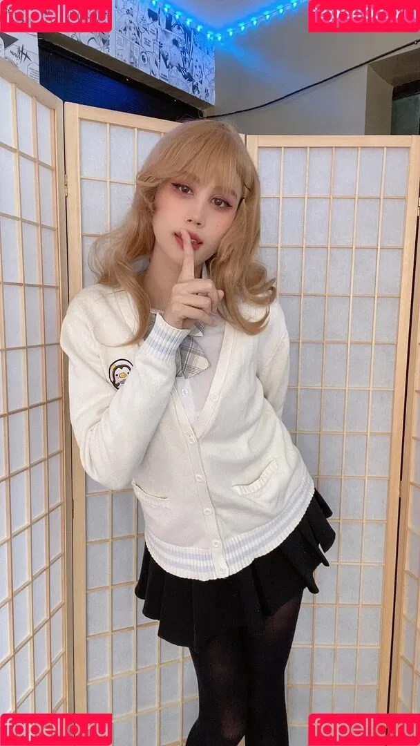 Kura Onee-san / kurasushi_usa / lewdgami Onlyfans Photo Gallery 