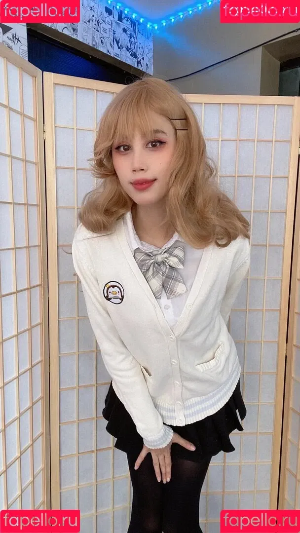 Kura Onee-san / kurasushi_usa / lewdgami Onlyfans Photo Gallery 