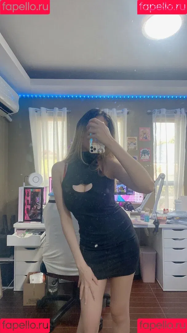 Kura Onee-san / kurasushi_usa / lewdgami Onlyfans Photo Gallery 