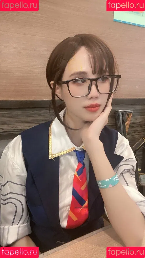 Kura Onee-san / kurasushi_usa / lewdgami Onlyfans Photo Gallery 