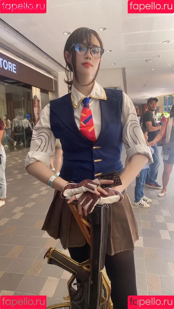 Kura Onee-san / kurasushi_usa / lewdgami Onlyfans Photo Gallery 