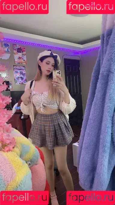 Kura Onee-san / kurasushi_usa / lewdgami Onlyfans Photo Gallery 