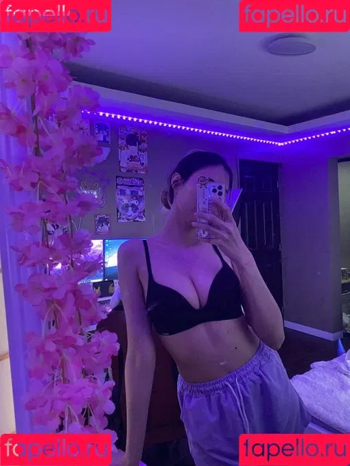 Kura Onee-san / kurasushi_usa / lewdgami Onlyfans Photo Gallery 