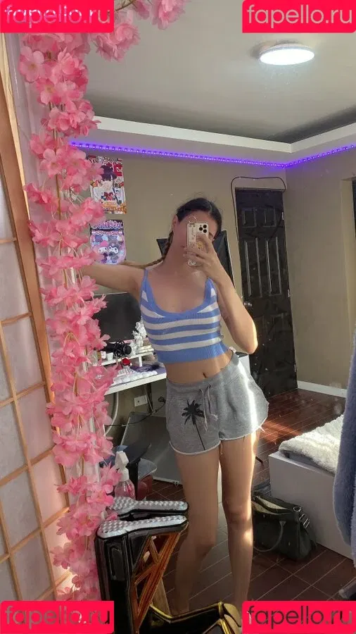 Kura Onee-san / kurasushi_usa / lewdgami Onlyfans Photo Gallery 