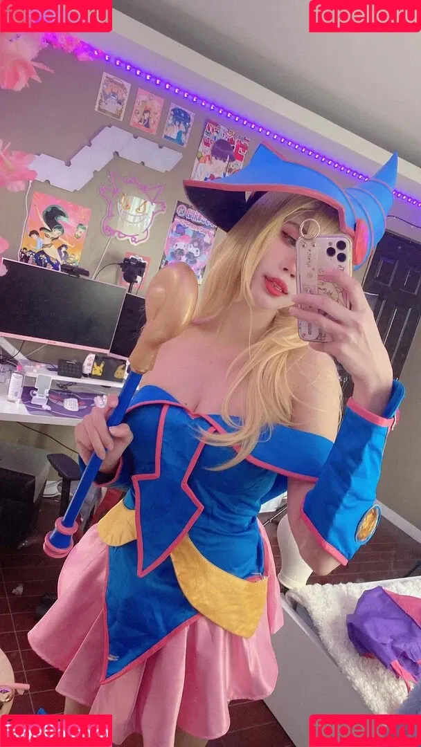 Kura Onee-san / kurasushi_usa / lewdgami Onlyfans Photo Gallery 