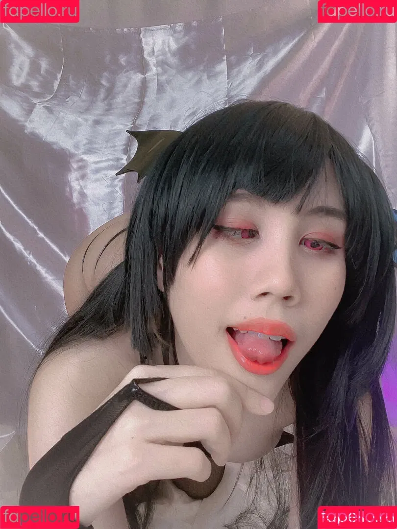 Kura Onee-san / kurasushi_usa / lewdgami Onlyfans Photo Gallery 