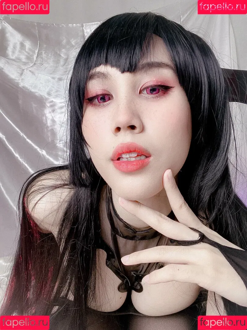 Kura Onee-san / kurasushi_usa / lewdgami Onlyfans Photo Gallery 