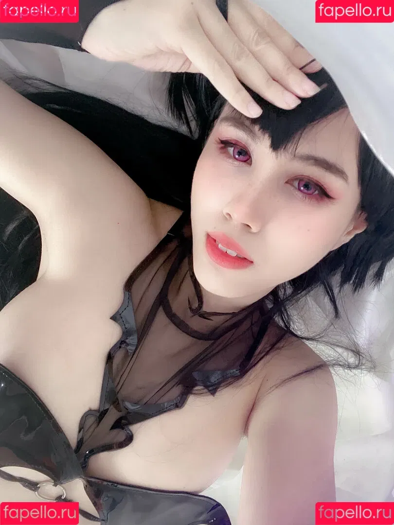 Kura Onee-san / kurasushi_usa / lewdgami Onlyfans Photo Gallery 