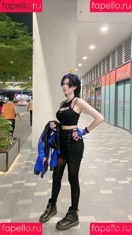 Kura Onee-san / kurasushi_usa / lewdgami Onlyfans Photo Gallery 