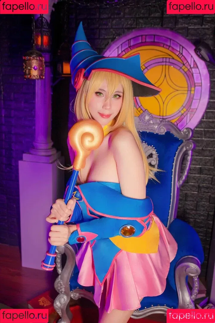 Kura Onee-san / kurasushi_usa / lewdgami Onlyfans Photo Gallery 