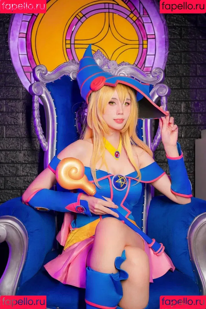 Kura Onee-san / kurasushi_usa / lewdgami Onlyfans Photo Gallery 