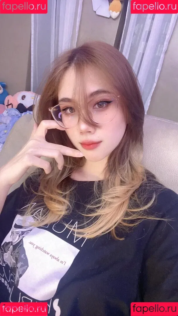 Kura Onee-san / kurasushi_usa / lewdgami Onlyfans Photo Gallery 