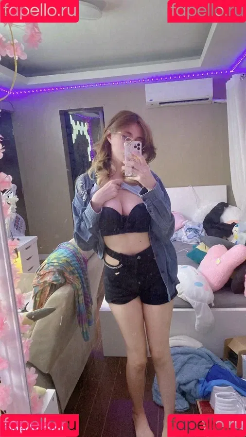 Kura Onee-san / kurasushi_usa / lewdgami Onlyfans Photo Gallery 