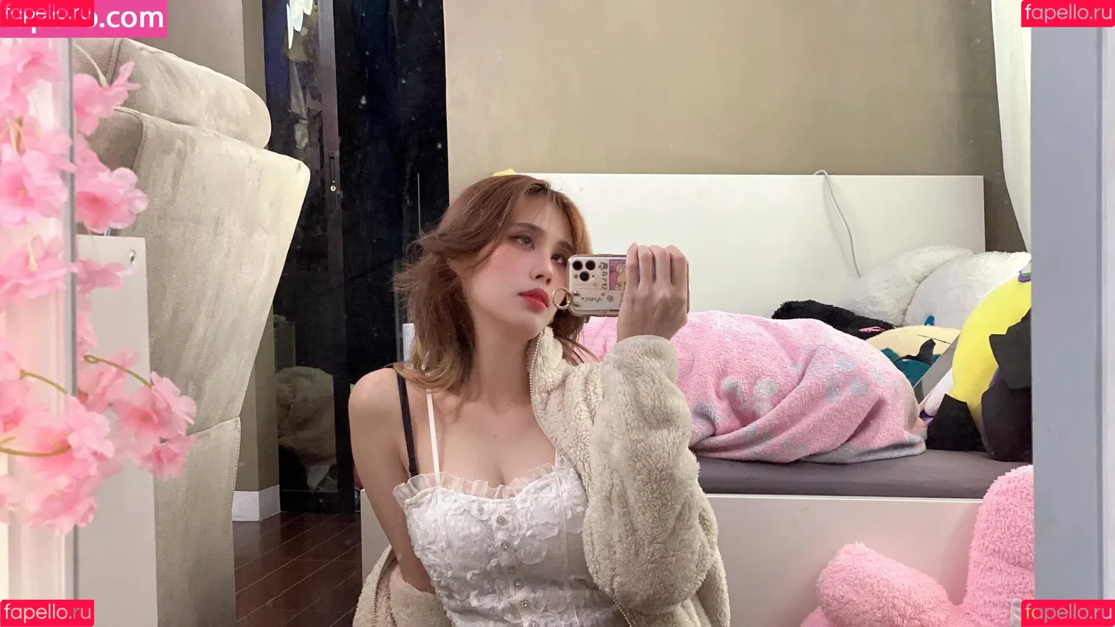 Kura Onee-san / kurasushi_usa / lewdgami Onlyfans Photo Gallery 