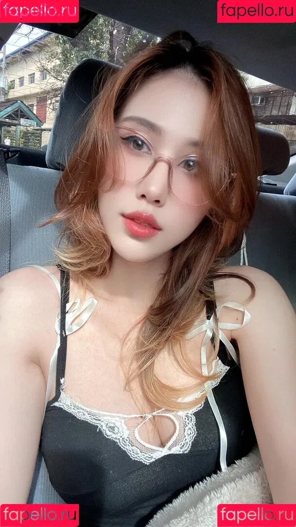 Kura Onee-san / kurasushi_usa / lewdgami Onlyfans Photo Gallery 