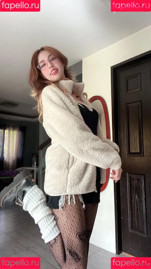 Kura Onee-san / kurasushi_usa / lewdgami Onlyfans Photo Gallery 