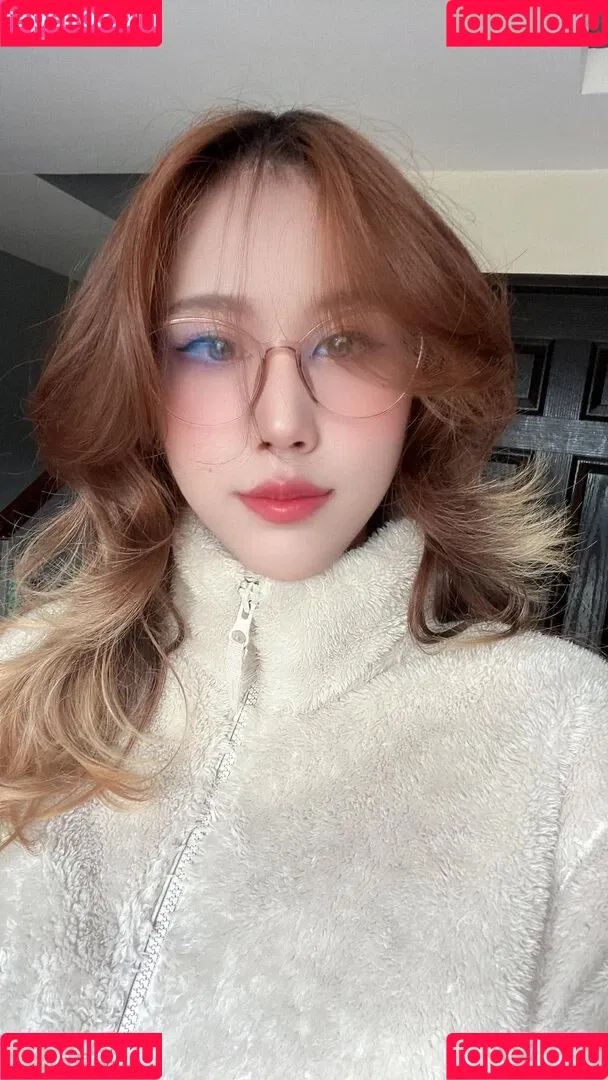 Kura Onee-san / kurasushi_usa / lewdgami Onlyfans Photo Gallery 