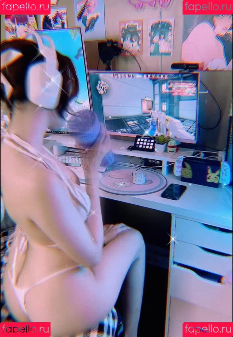 Kura Onee-san / kurasushi_usa / lewdgami Onlyfans Photo Gallery 