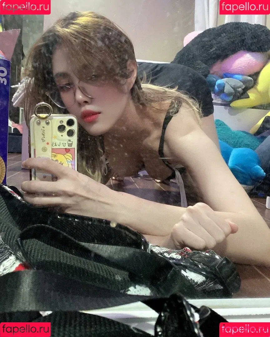 Kura Onee-san / kurasushi_usa / lewdgami Onlyfans Photo Gallery 