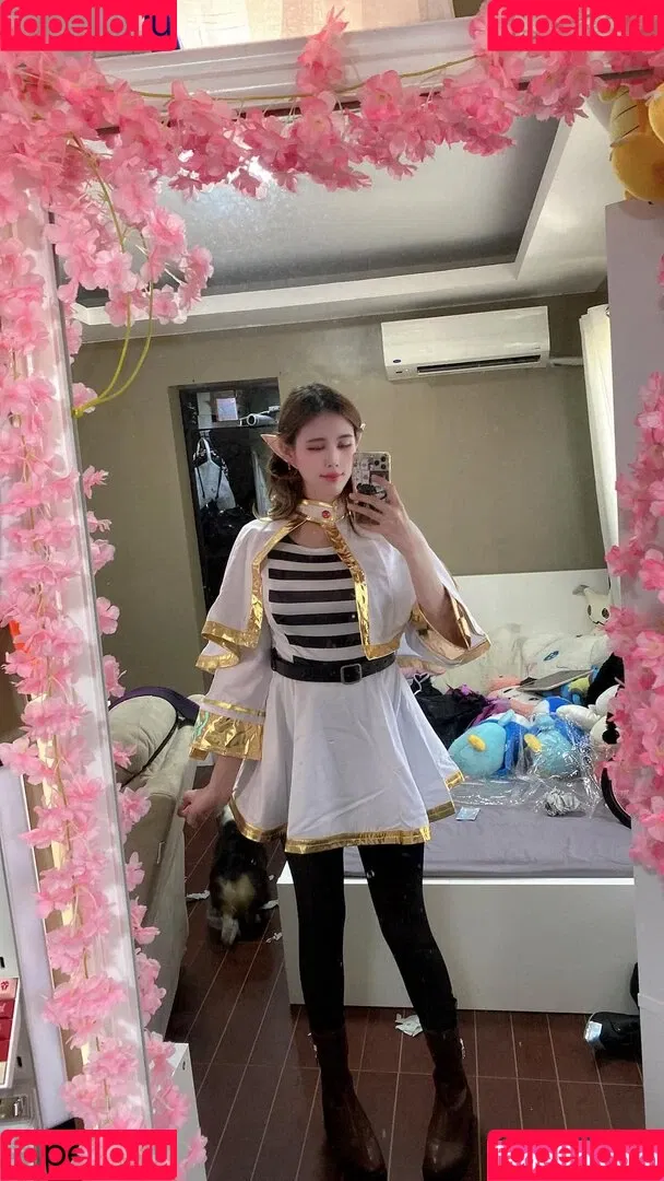 Kura Onee-san / kurasushi_usa / lewdgami Onlyfans Photo Gallery 