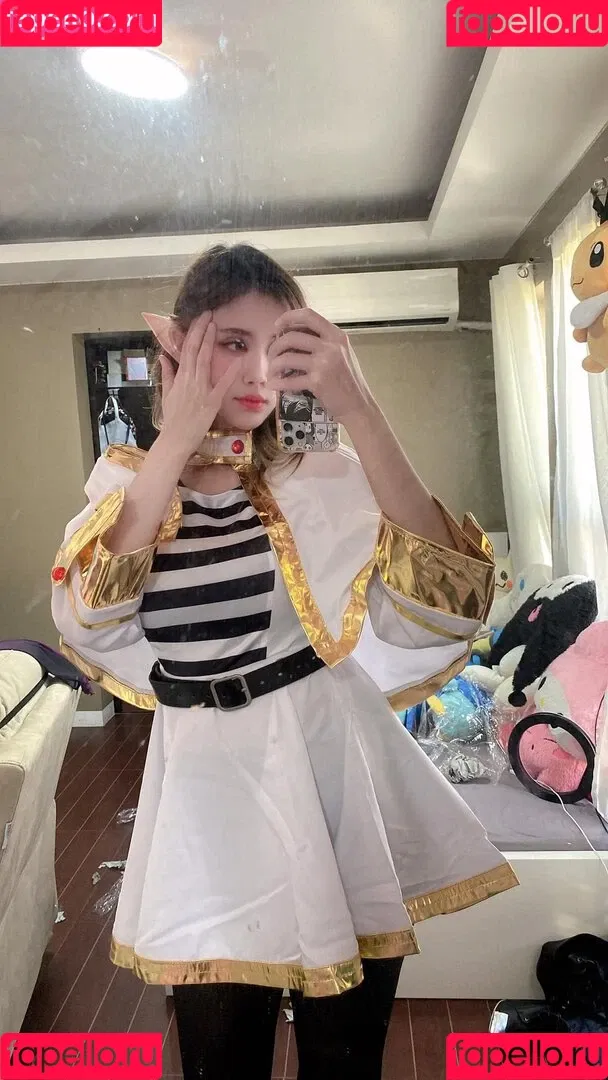 Kura Onee-san / kurasushi_usa / lewdgami Onlyfans Photo Gallery 