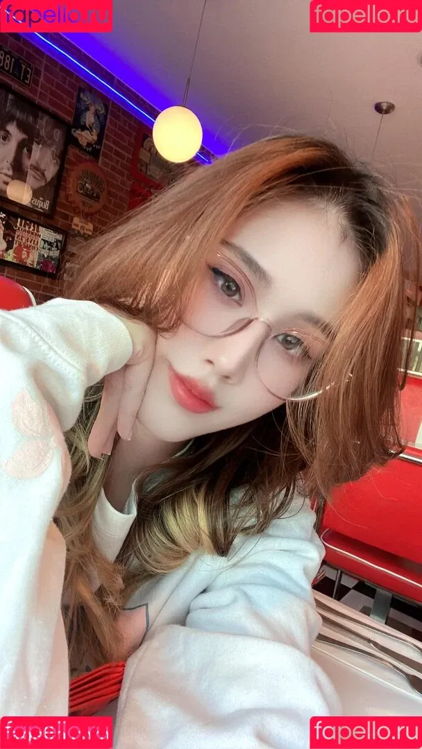 Kura Onee-san / kurasushi_usa / lewdgami Onlyfans Photo Gallery 