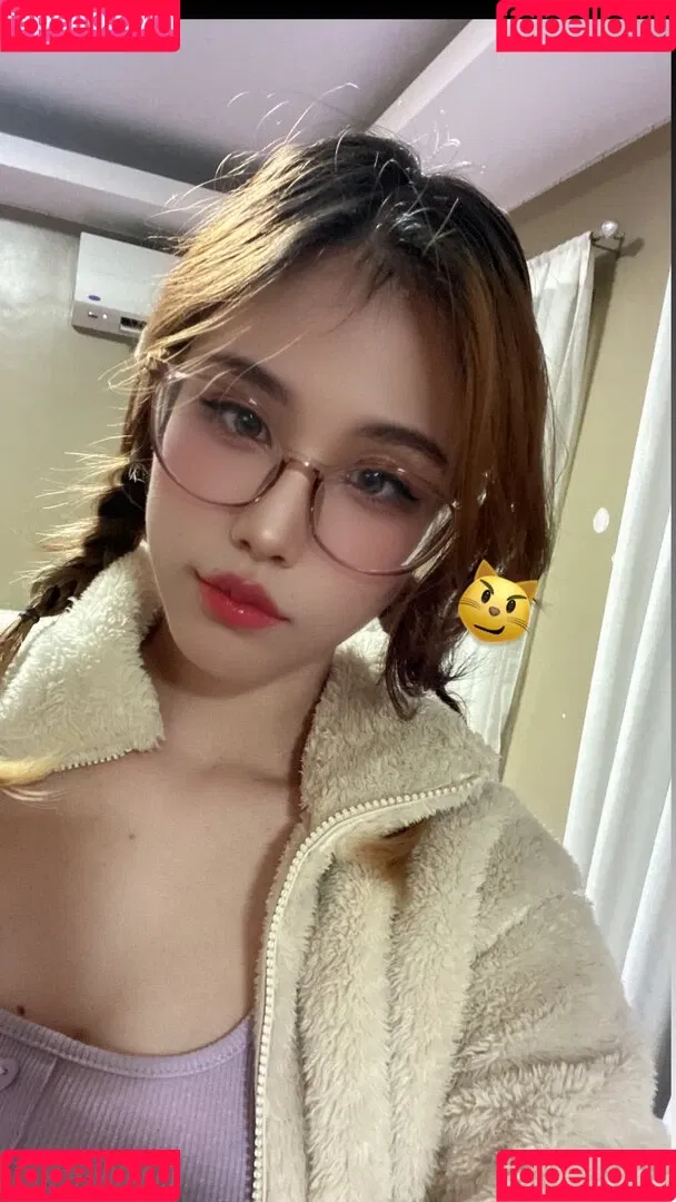 Kura Onee-san / kurasushi_usa / lewdgami Onlyfans Photo Gallery 