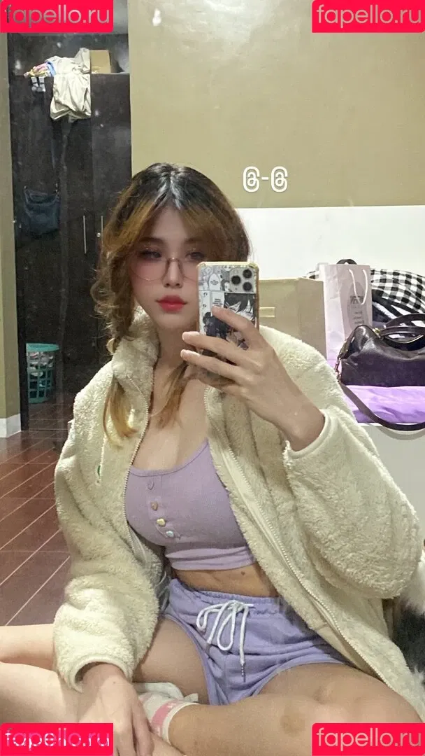 Kura Onee-san / kurasushi_usa / lewdgami Onlyfans Photo Gallery 