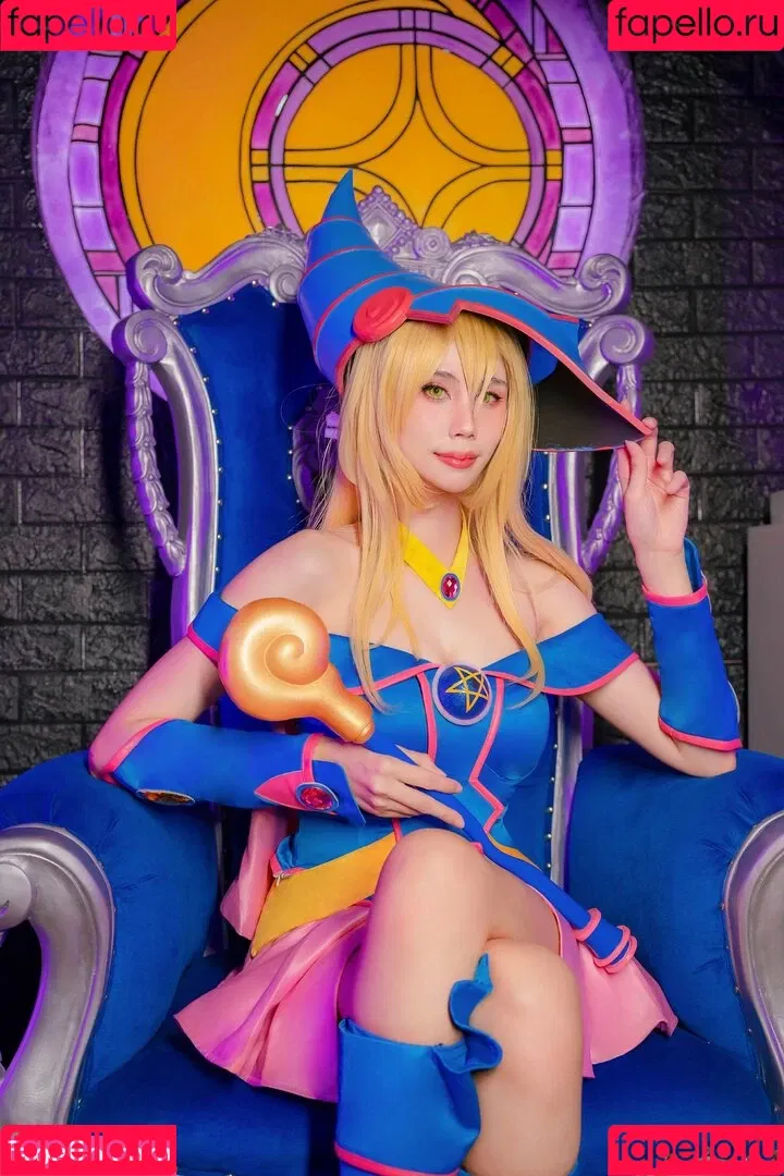 Kura Onee-san / kurasushi_usa / lewdgami Onlyfans Photo Gallery 