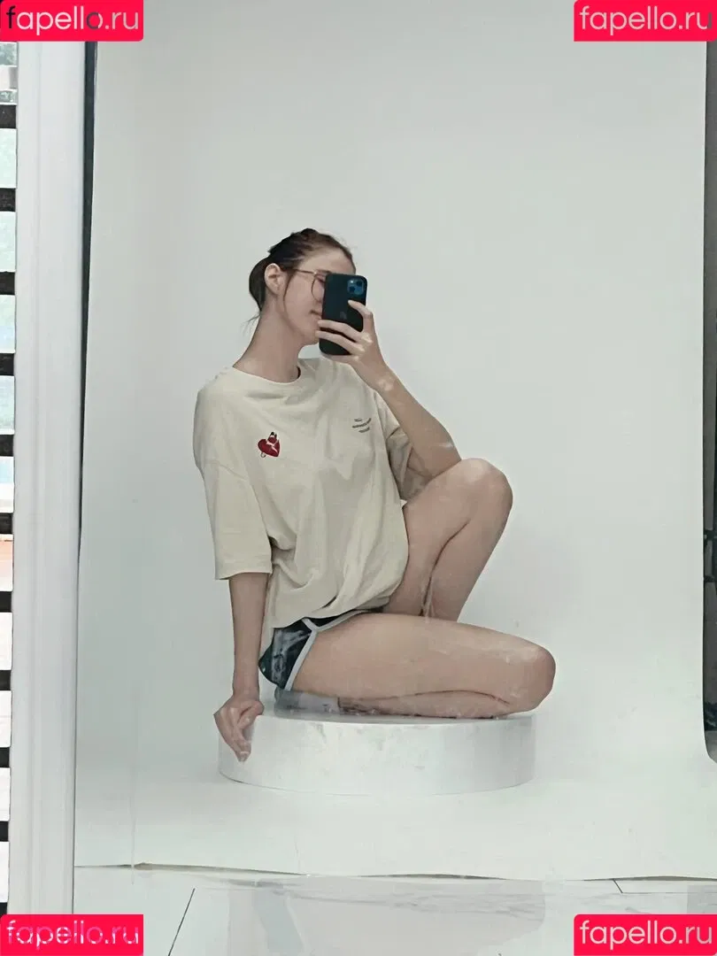 Kura Onee-san / kurasushi_usa / lewdgami Onlyfans Photo Gallery 