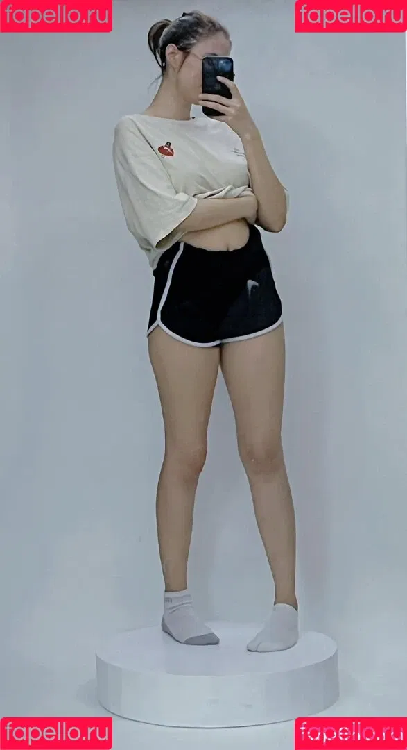 Kura Onee-san / kurasushi_usa / lewdgami Onlyfans Photo Gallery 