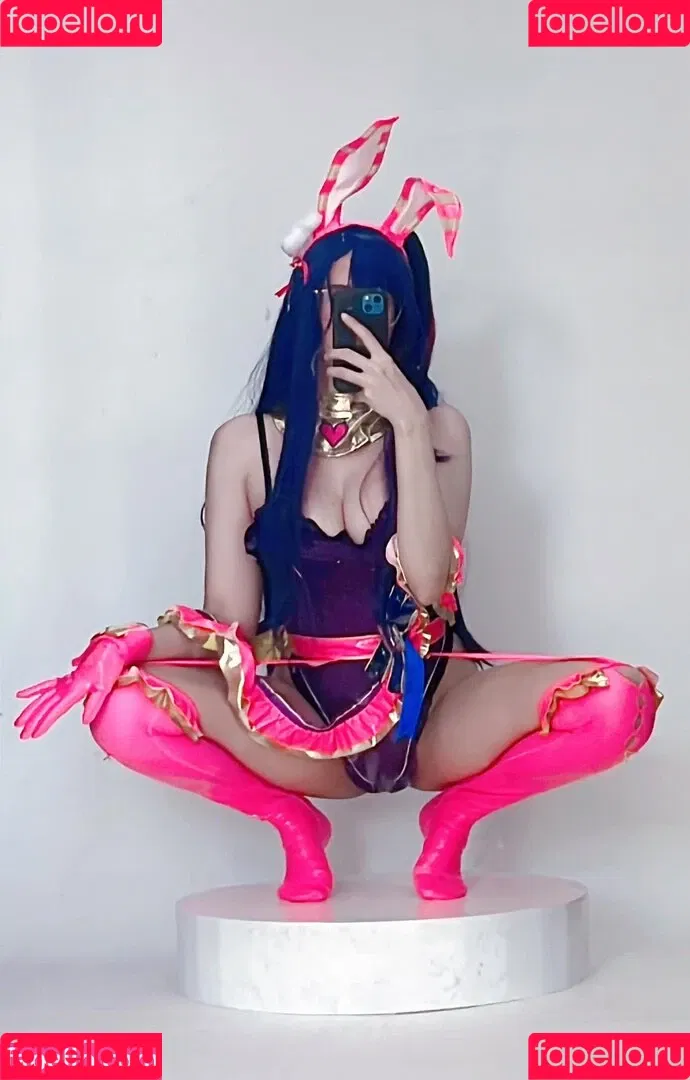 Kura Onee-san / kurasushi_usa / lewdgami Onlyfans Photo Gallery 