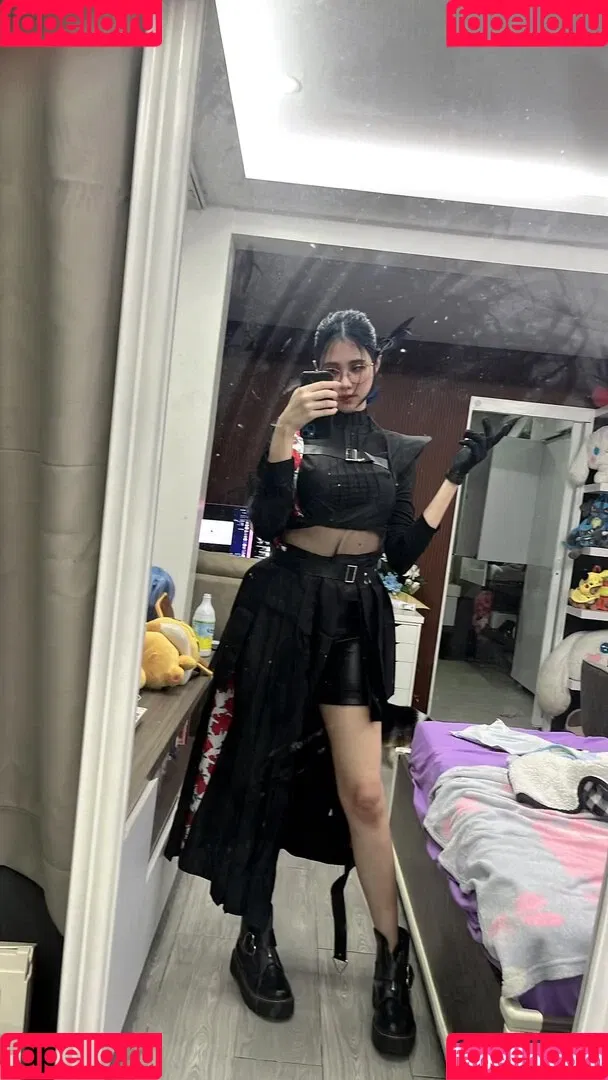 Kura Onee-san / kurasushi_usa / lewdgami Onlyfans Photo Gallery 