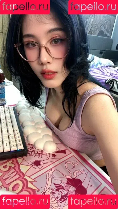 Kura Onee-san / kurasushi_usa / lewdgami Onlyfans Photo Gallery 